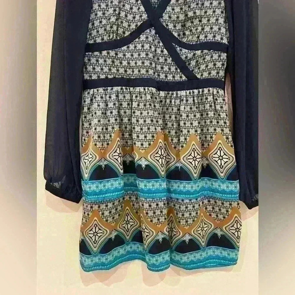 BCBGeneration Crepe & Chiffon Dress size 8 - Picture 4 of 8